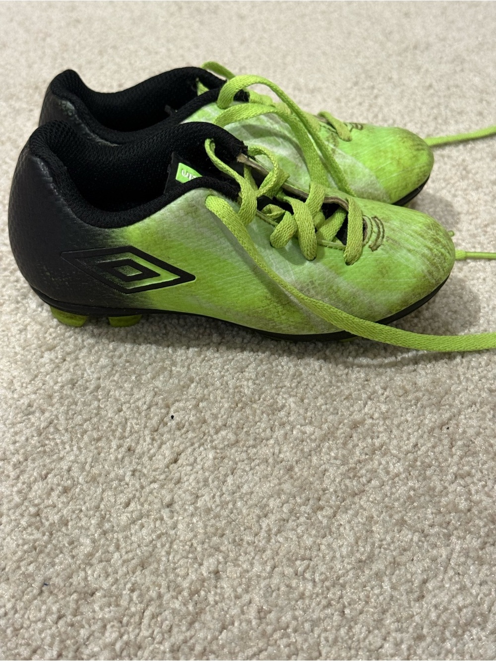 Umbro Kids' Wired Lime Green Soccer Cleats Sz 10K
